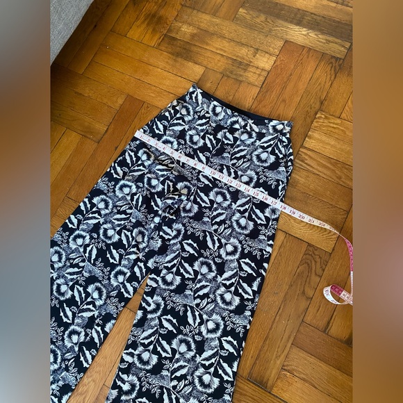 Mango women’s Black and White Floral Trousers - XS - Picture 3 of 8